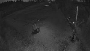 Skiareál Troják - Kamera u nástupu na vlek svah A - 24.4.2026 v 04:50 Skiareál Troják - Kamera u nástupu na vlek svah A - 24.4.2026 v 04:50