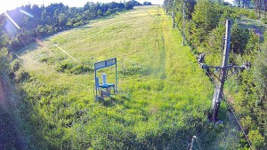 Skiareál Troják - Kamera u nástupu na vlek svah A - 9.6.2026 v 06:35 Skiareál Troják - Kamera u nástupu na vlek svah A - 9.6.2026 v 06:35