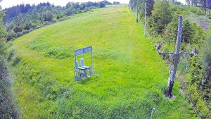 Skiareál Troják - Kamera u nástupu na vlek svah A - 9.6.2026 v 08:20 Skiareál Troják - Kamera u nástupu na vlek svah A - 9.6.2026 v 08:20