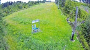 Skiareál Troják - Kamera u nástupu na vlek svah A - 12.6.2026 v 13:40 Skiareál Troják - Kamera u nástupu na vlek svah A - 12.6.2026 v 13:40