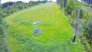 Skiareál Troják - Kamera u nástupu na vlek svah A - 12.6.2026 v 13:45 Skiareál Troják - Kamera u nástupu na vlek svah A - 12.6.2026 v 13:45