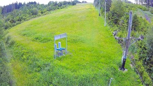 Skiareál Troják - Kamera u nástupu na vlek svah A - 12.6.2026 v 15:05 Skiareál Troják - Kamera u nástupu na vlek svah A - 12.6.2026 v 15:05