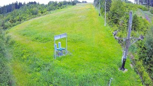 Skiareál Troják - Kamera u nástupu na vlek svah A - 12.6.2026 v 17:35 Skiareál Troják - Kamera u nástupu na vlek svah A - 12.6.2026 v 17:35