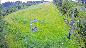 Skiareál Troják - Kamera u nástupu na vlek svah A - 13.6.2026 v 10:25 Skiareál Troják - Kamera u nástupu na vlek svah A - 13.6.2026 v 10:25