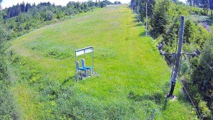 Skiareál Troják - Kamera u nástupu na vlek svah A - 13.6.2026 v 13:45 Skiareál Troják - Kamera u nástupu na vlek svah A - 13.6.2026 v 13:45
