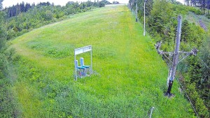 Skiareál Troják - Kamera u nástupu na vlek svah A - 13.6.2026 v 16:55 Skiareál Troják - Kamera u nástupu na vlek svah A - 13.6.2026 v 16:55