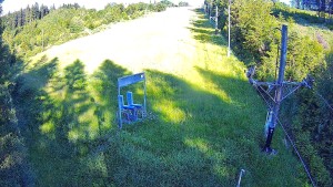 Skiareál Troják - Kamera u nástupu na vlek svah A - 13.6.2026 v 18:35 Skiareál Troják - Kamera u nástupu na vlek svah A - 13.6.2026 v 18:35