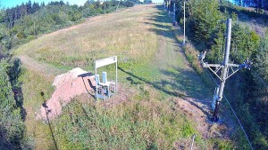 Skigebiet Troják - Kamera am Lift-Einstiegsbereich, Piste A - 31.7.2026 v 17:55 Skigebiet Troják - Kamera am Lift-Einstiegsbereich, Piste A - 31.7.2026 v 17:55