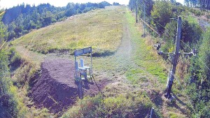 Skiareál Troják - Kamera u nástupu na vlek svah A - 24.8.2026 v 08:55 Skiareál Troják - Kamera u nástupu na vlek svah A - 24.8.2026 v 08:55