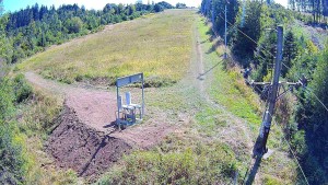 Skiareál Troják - Kamera u nástupu na vlek svah A - 24.8.2026 v 11:55 Skiareál Troják - Kamera u nástupu na vlek svah A - 24.8.2026 v 11:55
