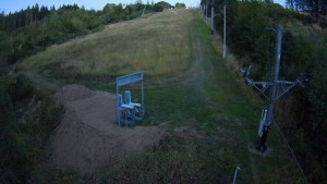 Skiareál Troják - Kamera u nástupu na vlek svah A - 8.9.2026 v 19:55 Skiareál Troják - Kamera u nástupu na vlek svah A - 8.9.2026 v 19:55