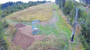 Troják Ski Area - Camera at the lift boarding area, slope A - 10.9.2026 v 12:00 Troják Ski Area - Camera at the lift boarding area, slope A - 10.9.2026 v 12:00