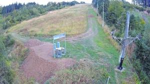 Troják Ski Area - Camera at the lift boarding area, slope A - 10.9.2026 v 18:00 Troják Ski Area - Camera at the lift boarding area, slope A - 10.9.2026 v 18:00