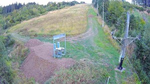 Troják Ski Area - Camera at the lift boarding area, slope A - 10.9.2026 v 19:00 Troják Ski Area - Camera at the lift boarding area, slope A - 10.9.2026 v 19:00