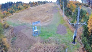 Skiareál Troják - Kamera u nástupu na vlek svah A - 23.10.2026 v 17:55 Skiareál Troják - Kamera u nástupu na vlek svah A - 23.10.2026 v 17:55