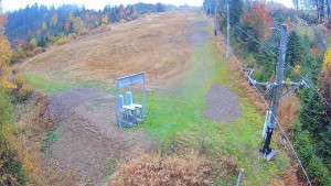 Troják Ski Area - Camera at the lift boarding area, slope A - 31.10.2026 v 07:55 Troják Ski Area - Camera at the lift boarding area, slope A - 31.10.2026 v 07:55
