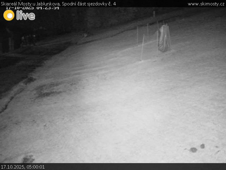 Skiareál Mosty u Jablunkova - Spodní část sjezdovky č. 4 - 17.10.2025 v 05:00 Skiareál Mosty u Jablunkova - Spodní část sjezdovky č. 4 - 17.10.2025 v 05:00