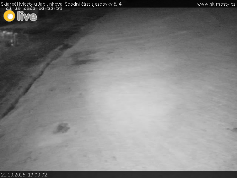 Skiareál Mosty u Jablunkova - Spodní část sjezdovky č. 4 - 21.10.2025 v 19:00 Skiareál Mosty u Jablunkova - Spodní část sjezdovky č. 4 - 21.10.2025 v 19:00