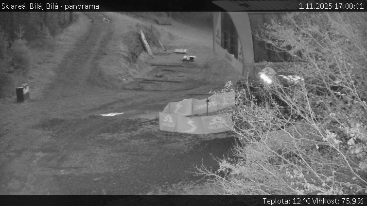 Skiareál Bílá - Bílá - panorama - 1.11.2025 v 17:00 Skiareál Bílá - Bílá - panorama - 1.11.2025 v 17:00
