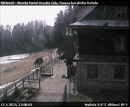 SkiAreál - Horský hotel Vsacký Cáb - Terasa horského hotelu - 17.3.2023 v 12:00