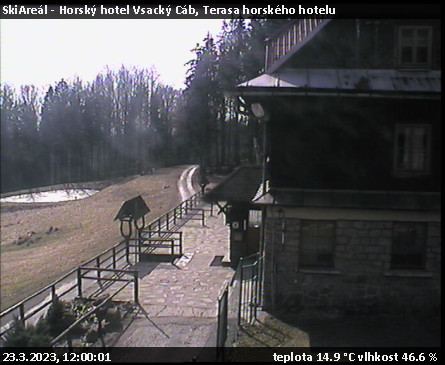 SkiAreál - Horský hotel Vsacký Cáb - Terasa horského hotelu - 23.3.2023 v 12:00