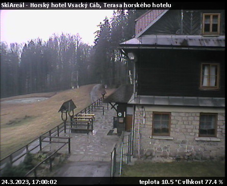 SkiAreál - Horský hotel Vsacký Cáb - Terasa horského hotelu - 24.3.2023 v 17:00