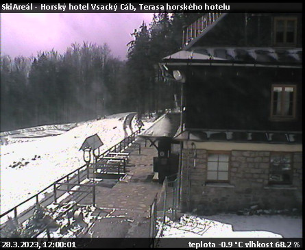 SkiAreál - Horský hotel Vsacký Cáb - Terasa horského hotelu - 28.3.2023 v 12:00