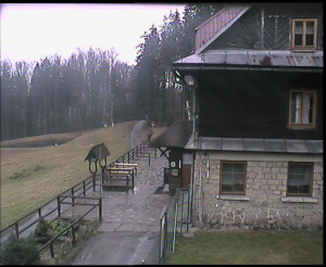 SkiAreál - Horský hotel Vsacký Cáb - Terasa horského hotelu - 11.4.2023 v 16:00