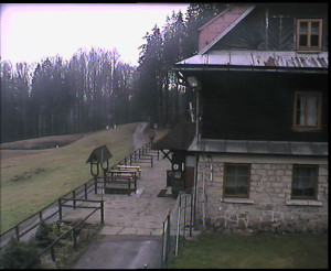 SkiAreál - Horský hotel Vsacký Cáb - Terasa horského hotelu - 17.4.2023 v 18:00