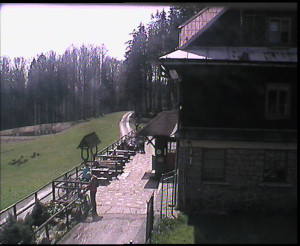 SkiAreál - Horský hotel Vsacký Cáb - Terasa horského hotelu - 1.5.2023 v 13:00