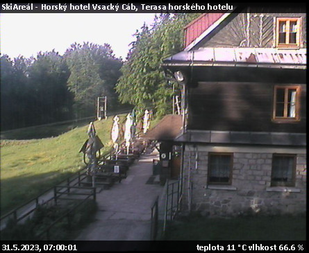 SkiAreál - Horský hotel Vsacký Cáb - Terasa horského hotelu - 31.5.2023 v 07:00