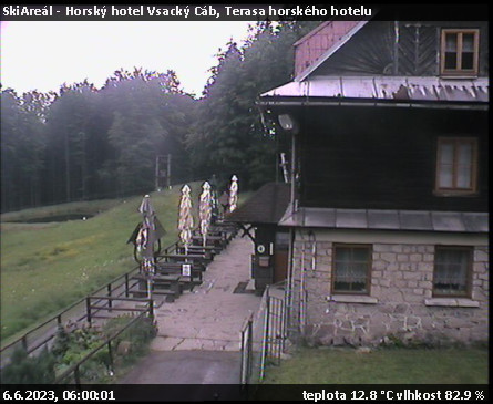 SkiAreál - Horský hotel Vsacký Cáb - Terasa horského hotelu - 6.6.2023 v 06:00