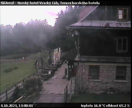 SkiAreál - Horský hotel Vsacký Cáb - Terasa horského hotelu - 4.10.2023 v 13:00