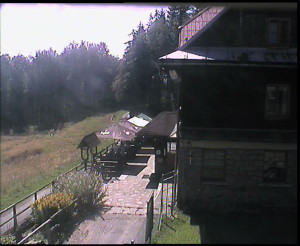 SkiAreál - Horský hotel Vsacký Cáb - Terasa horského hotelu - 13.8.2024 v 13:00 SkiAreál - Horský hotel Vsacký Cáb - Terasa horského hotelu - 13.8.2024 v 13:00