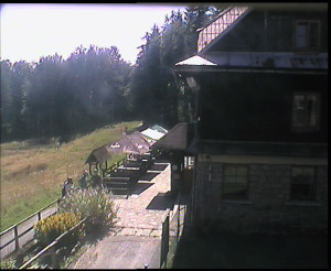 SkiAreál - Horský hotel Vsacký Cáb - Terasa horského hotelu - 13.8.2024 v 14:00 SkiAreál - Horský hotel Vsacký Cáb - Terasa horského hotelu - 13.8.2024 v 14:00