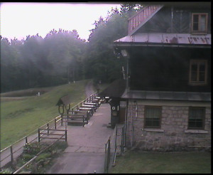 SkiAreál - Horský hotel Vsacký Cáb - Terasa horského hotelu - 7.5.2025 v 16:00 SkiAreál - Horský hotel Vsacký Cáb - Terasa horského hotelu - 7.5.2025 v 16:00