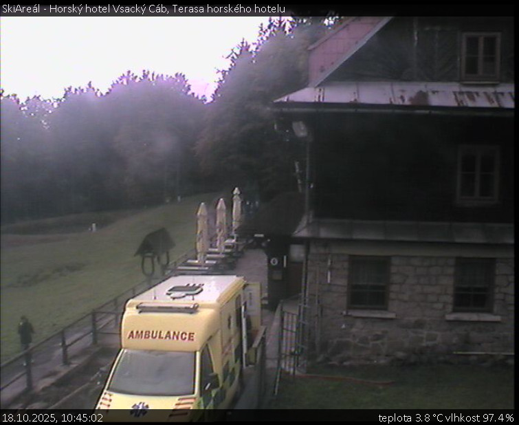 SkiAreál - Horský hotel Vsacký Cáb - Terasa horského hotelu - 18.10.2025 v 10:45 SkiAreál - Horský hotel Vsacký Cáb - Terasa horského hotelu - 18.10.2025 v 10:45