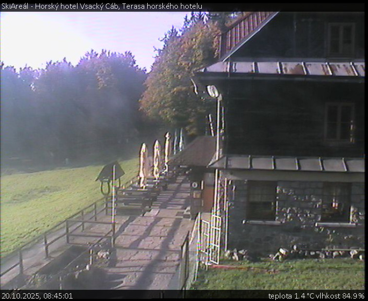 SkiAreál - Horský hotel Vsacký Cáb - Terasa horského hotelu - 20.10.2025 v 08:45 SkiAreál - Horský hotel Vsacký Cáb - Terasa horského hotelu - 20.10.2025 v 08:45