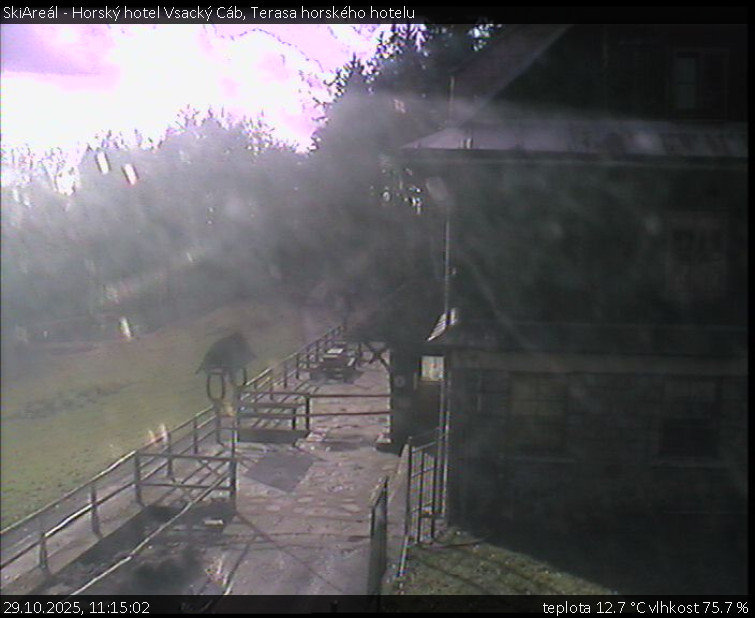 SkiAreál - Horský hotel Vsacký Cáb - Terasa horského hotelu - 29.10.2025 v 11:15 SkiAreál - Horský hotel Vsacký Cáb - Terasa horského hotelu - 29.10.2025 v 11:15