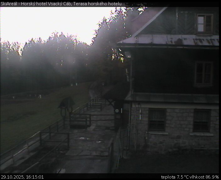 SkiAreál - Horský hotel Vsacký Cáb - Terasa horského hotelu - 29.10.2025 v 16:15 SkiAreál - Horský hotel Vsacký Cáb - Terasa horského hotelu - 29.10.2025 v 16:15