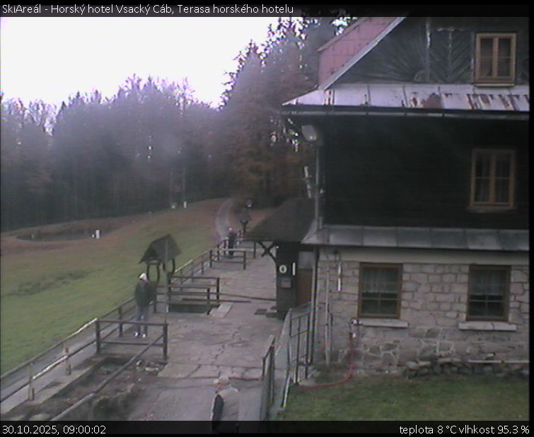 SkiAreál - Horský hotel Vsacký Cáb - Terasa horského hotelu - 30.10.2025 v 09:00 SkiAreál - Horský hotel Vsacký Cáb - Terasa horského hotelu - 30.10.2025 v 09:00