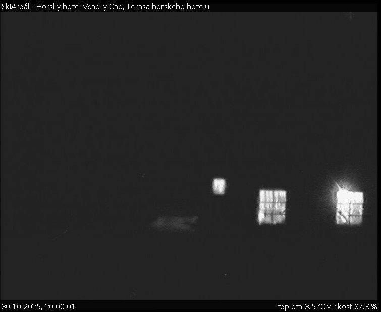 SkiAreál - Horský hotel Vsacký Cáb - Terasa horského hotelu - 30.10.2025 v 20:00 SkiAreál - Horský hotel Vsacký Cáb - Terasa horského hotelu - 30.10.2025 v 20:00