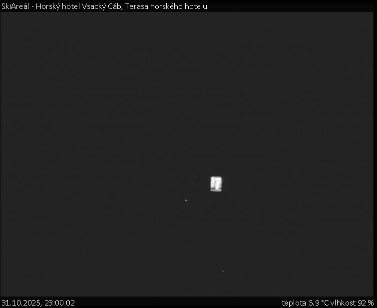 SkiAreál - Horský hotel Vsacký Cáb - Terasa horského hotelu - 31.10.2025 v 23:00 SkiAreál - Horský hotel Vsacký Cáb - Terasa horského hotelu - 31.10.2025 v 23:00