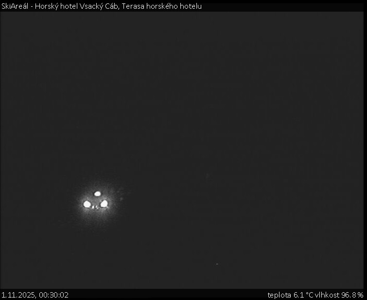 SkiAreál - Horský hotel Vsacký Cáb - Terasa horského hotelu - 1.11.2025 v 00:30 SkiAreál - Horský hotel Vsacký Cáb - Terasa horského hotelu - 1.11.2025 v 00:30