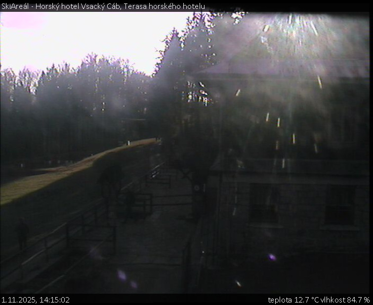 SkiAreál - Horský hotel Vsacký Cáb - Terasa horského hotelu - 1.11.2025 v 14:15 SkiAreál - Horský hotel Vsacký Cáb - Terasa horského hotelu - 1.11.2025 v 14:15