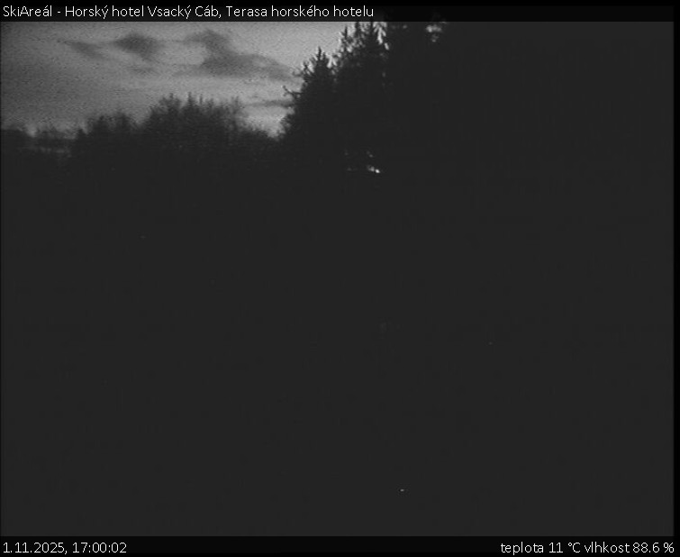 SkiAreál - Horský hotel Vsacký Cáb - Terasa horského hotelu - 1.11.2025 v 17:00 SkiAreál - Horský hotel Vsacký Cáb - Terasa horského hotelu - 1.11.2025 v 17:00
