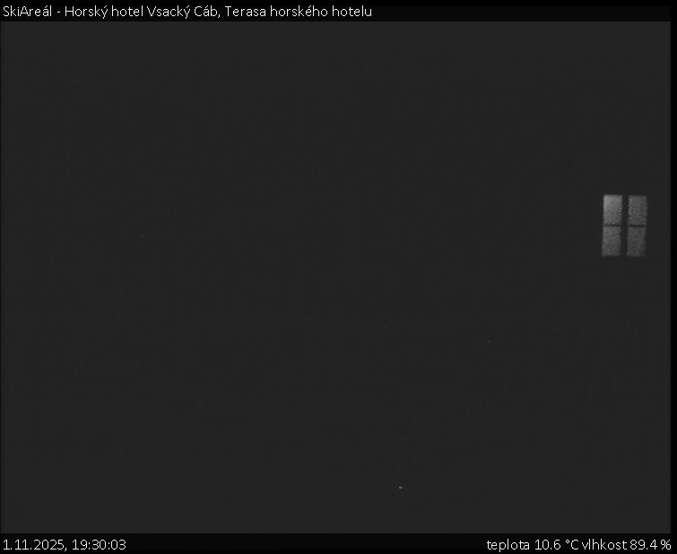 SkiAreál - Horský hotel Vsacký Cáb - Terasa horského hotelu - 1.11.2025 v 19:30 SkiAreál - Horský hotel Vsacký Cáb - Terasa horského hotelu - 1.11.2025 v 19:30