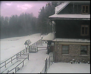 SkiAreál - Horský hotel Vsacký Cáb - Terasa horského hotelu - 7.1.2026 v 08:00 SkiAreál - Horský hotel Vsacký Cáb - Terasa horského hotelu - 7.1.2026 v 08:00