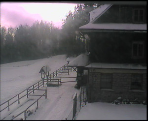 SkiAreál - Horský hotel Vsacký Cáb - Terasa horského hotelu - 7.1.2026 v 13:15 SkiAreál - Horský hotel Vsacký Cáb - Terasa horského hotelu - 7.1.2026 v 13:15