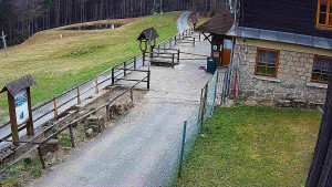 SkiAreál - Horský hotel Vsacký Cáb - Terasa horského hotelu - 8.4.2026 v 16:45 SkiAreál - Horský hotel Vsacký Cáb - Terasa horského hotelu - 8.4.2026 v 16:45